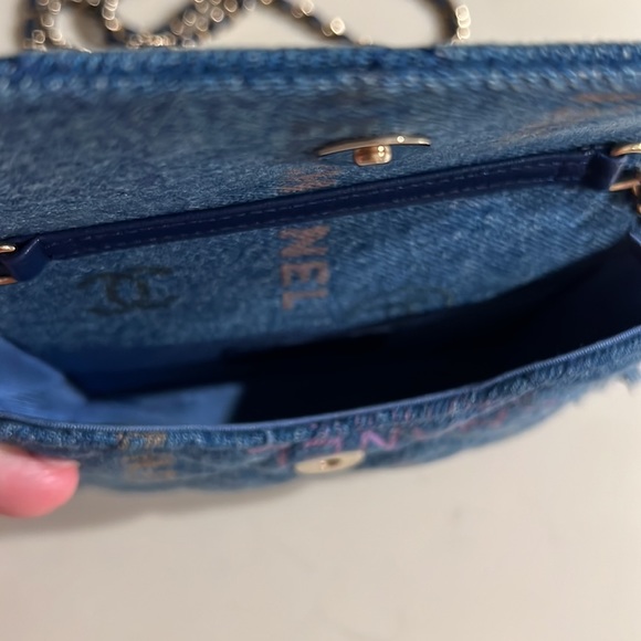 Mini Chanel bag - Picture 3 of 7